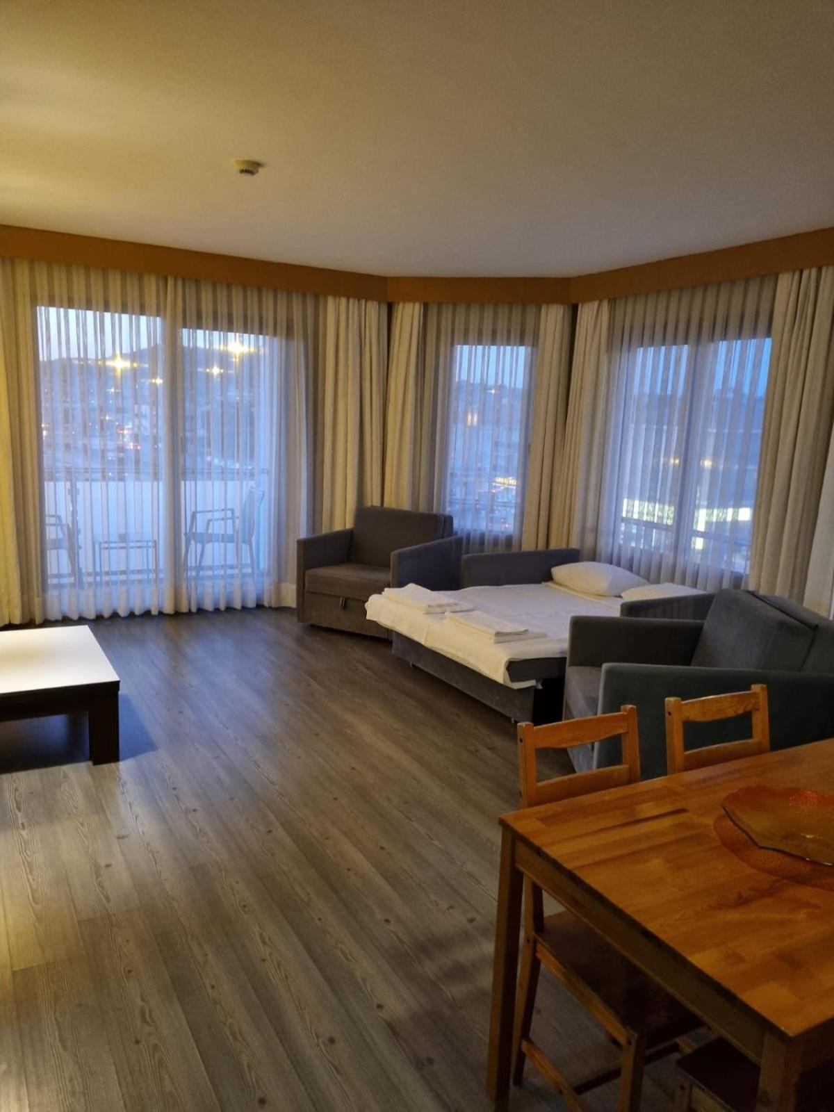 Cilek Marina Otel Çeşme Esterno foto