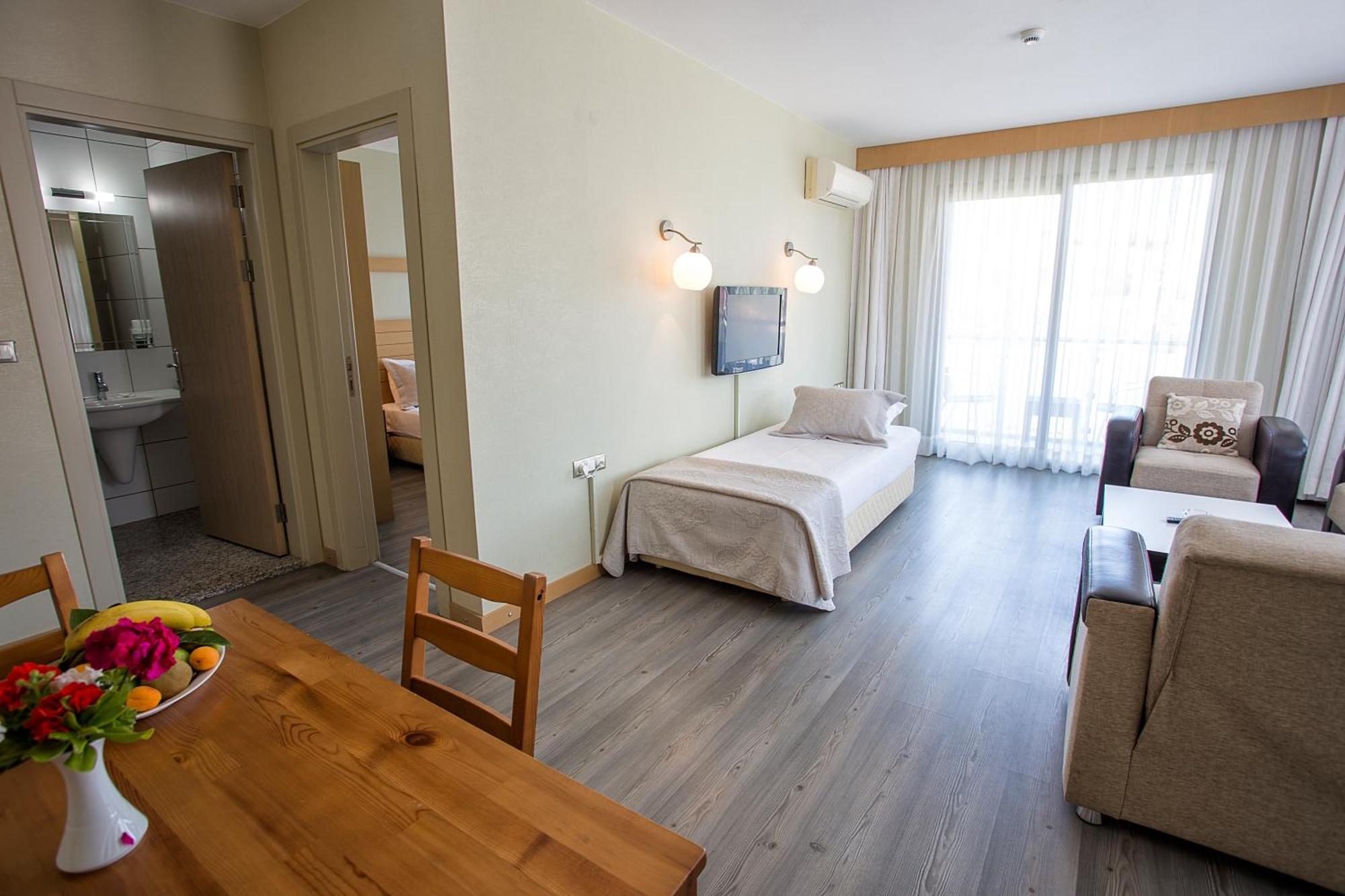 Cilek Marina Otel Çeşme Esterno foto