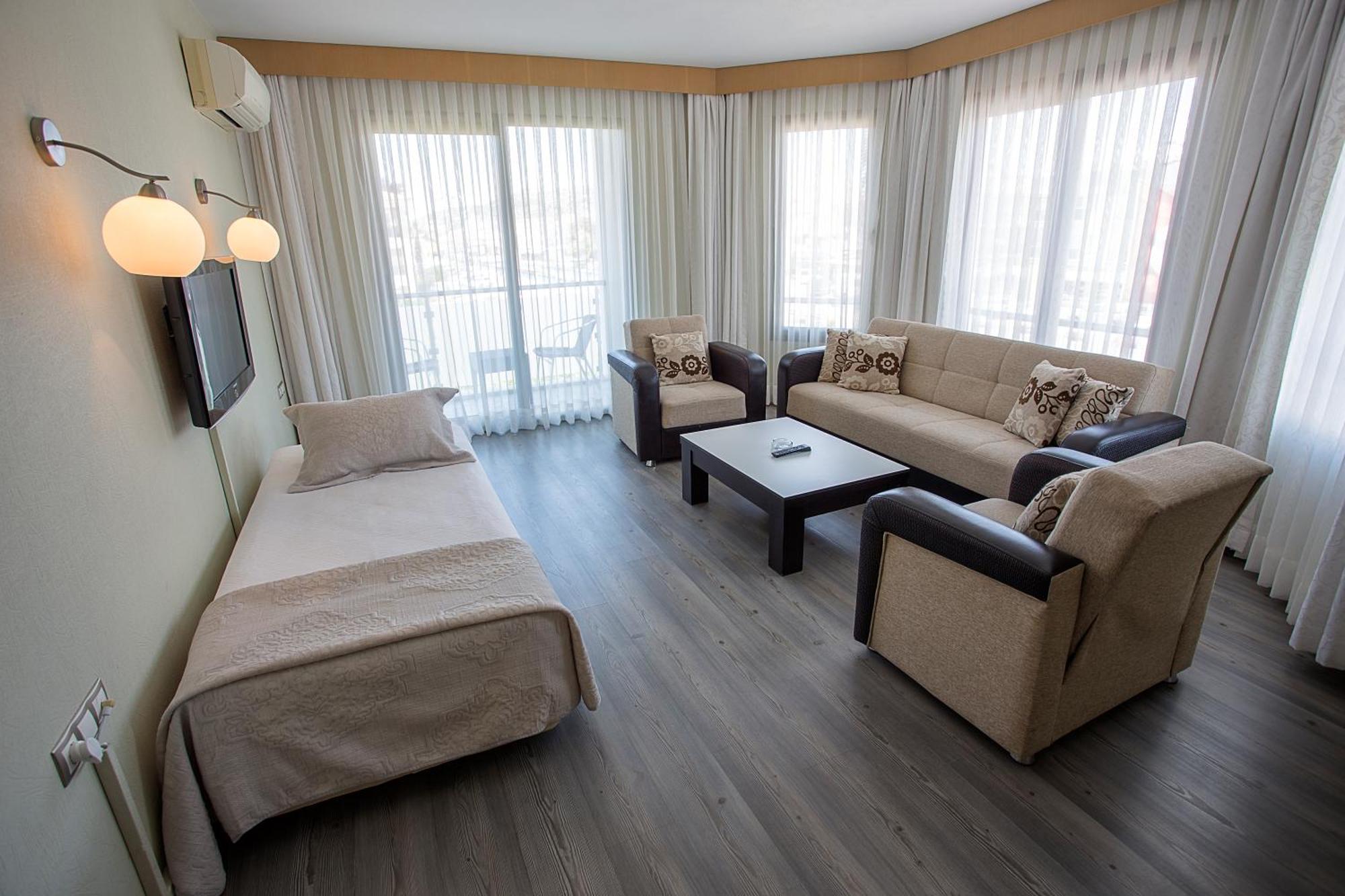 Cilek Marina Otel Çeşme Esterno foto